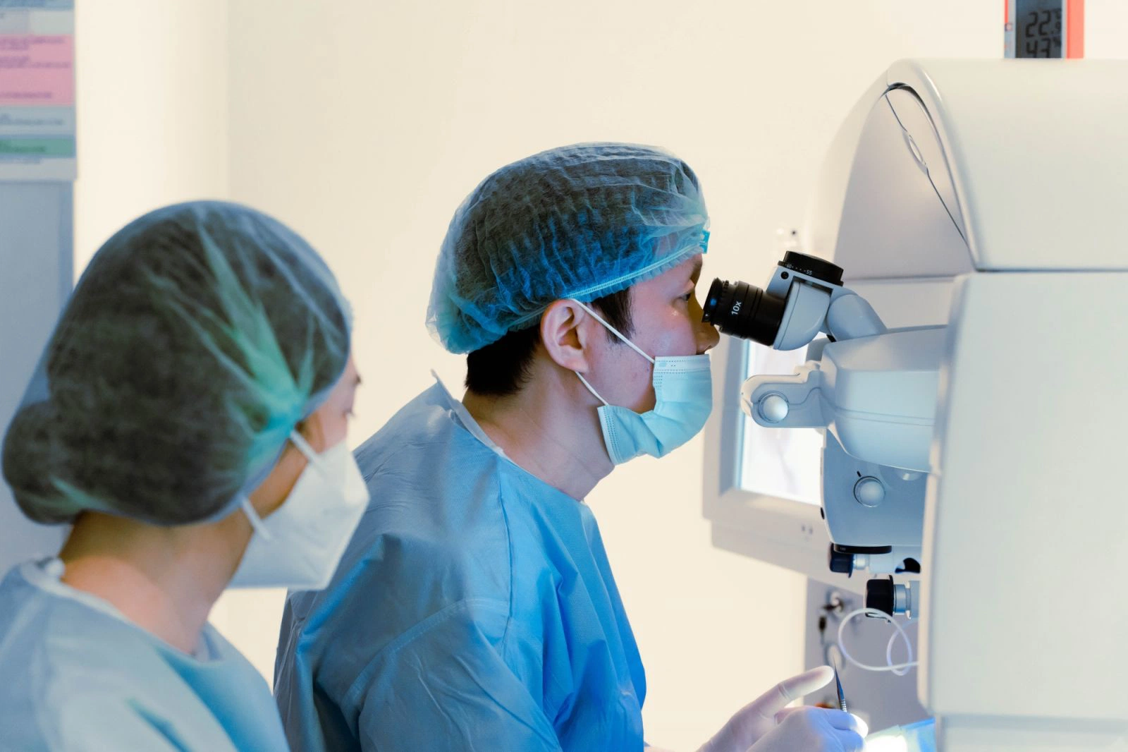 Mổ mắt cận thị có được hưởng bảo hiểm không?