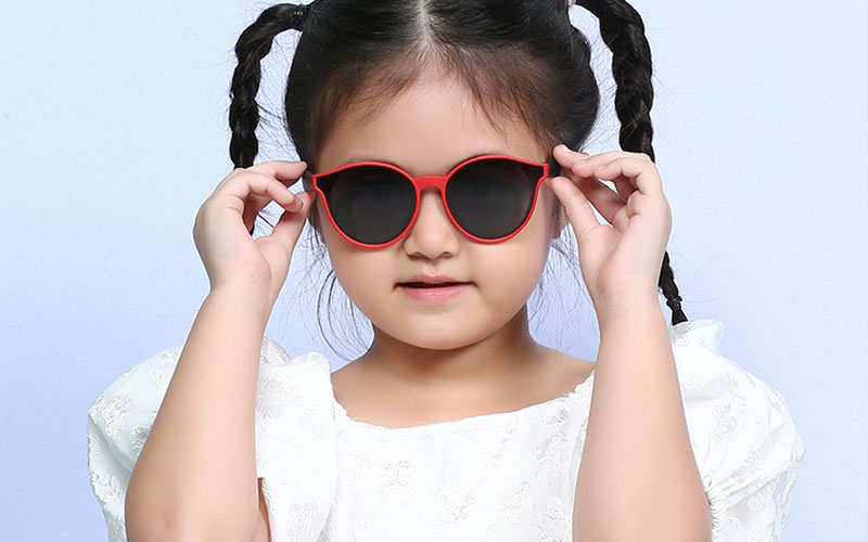 04 Kỹ năng giúp bố mẹ mua mắt kính tốt cho bé